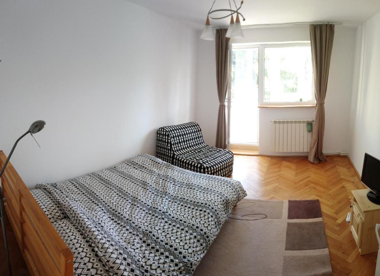 Simple And Comfortable Apartment Miercurea Ciuc Exterior photo